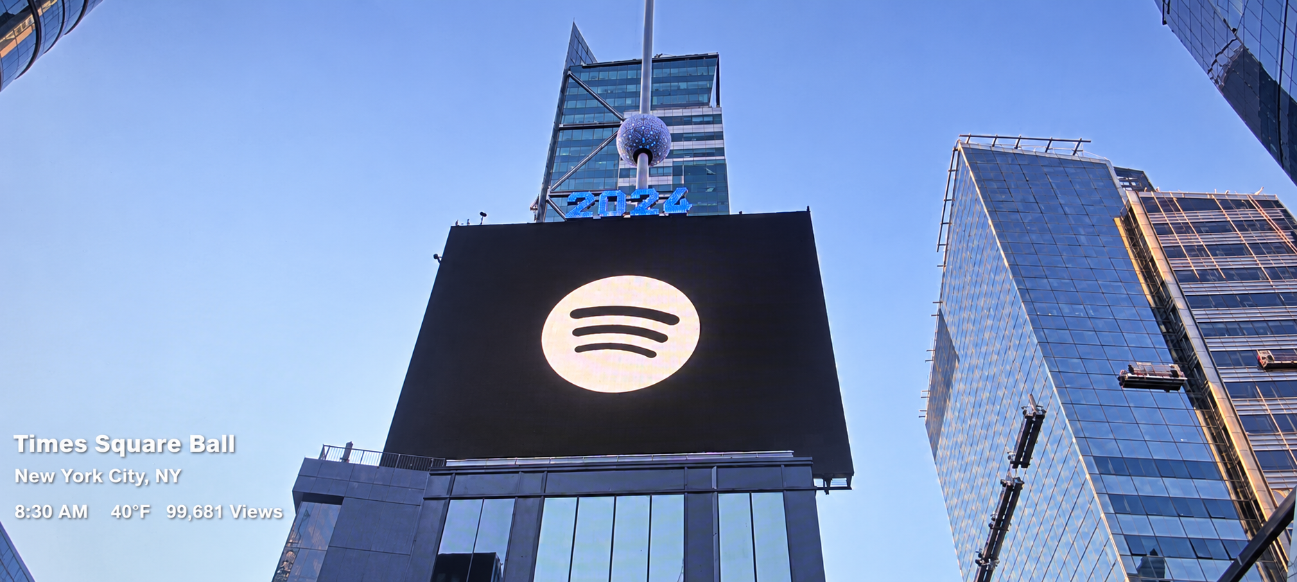 Imagen de un anuncio de Spotify en Times Square, procedente de una transmisión EarthCam y editada con IA