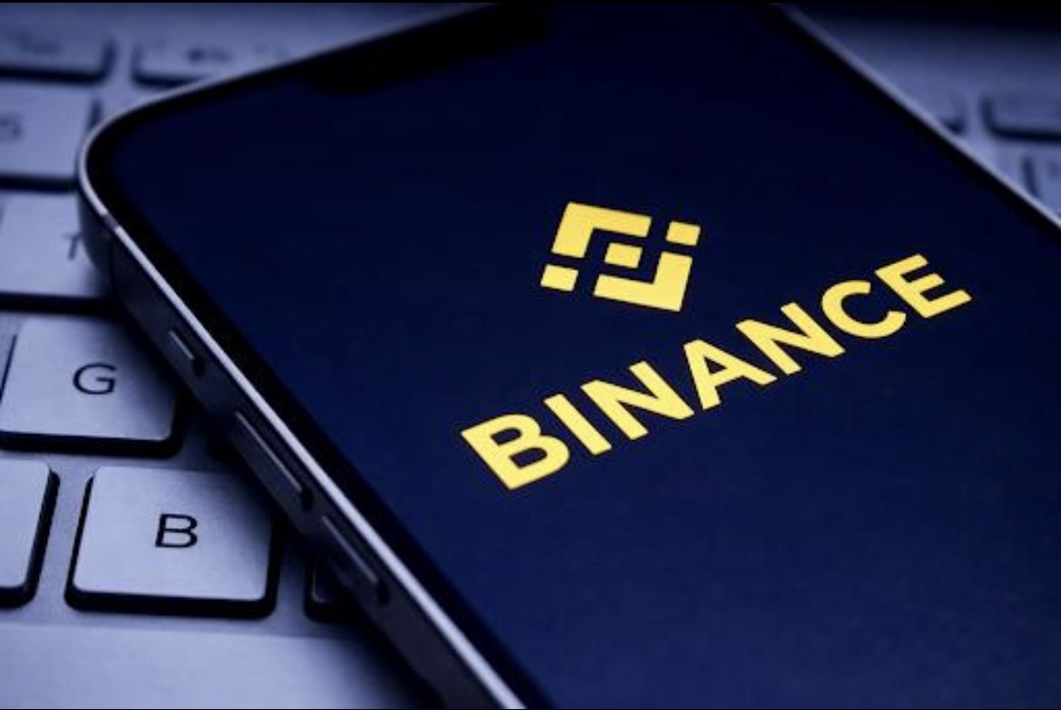 Aplicación de Binance en un teléfono móvil