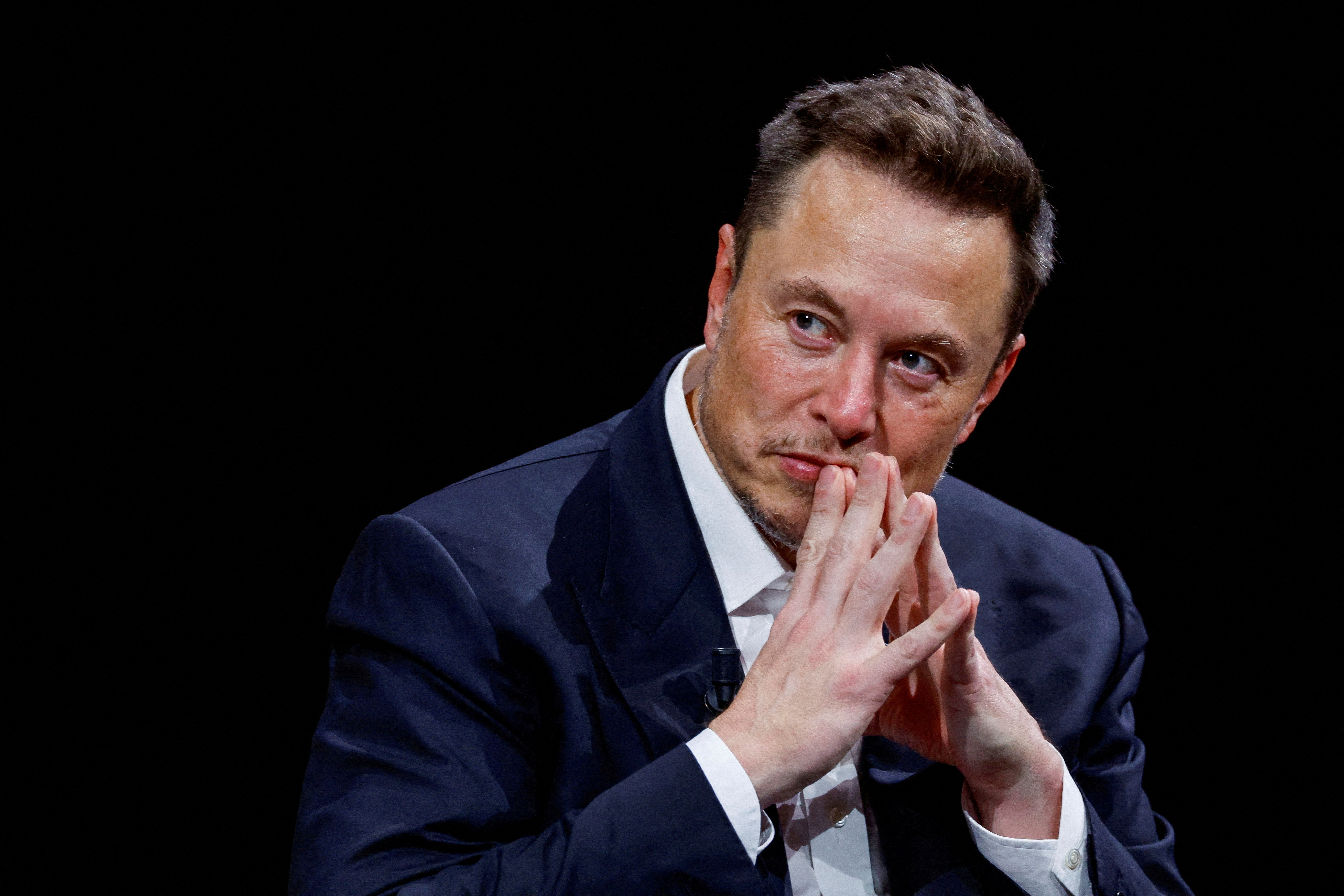 Elon Musk gesticula durante Viva Technology en París el 16 de junio de 2023