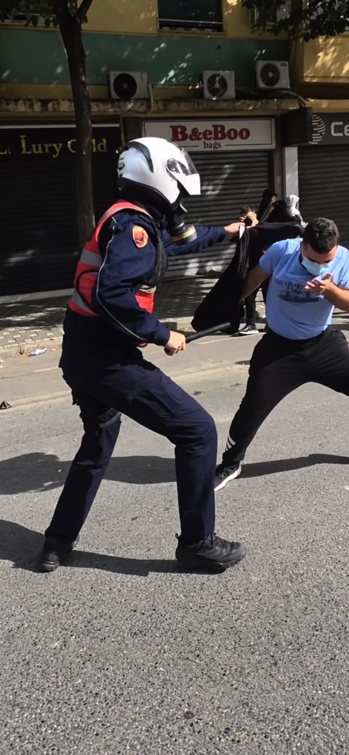 Escena de protesta; imagen facilitada por el editor y retocada para eliminar la interfaz de Reels
